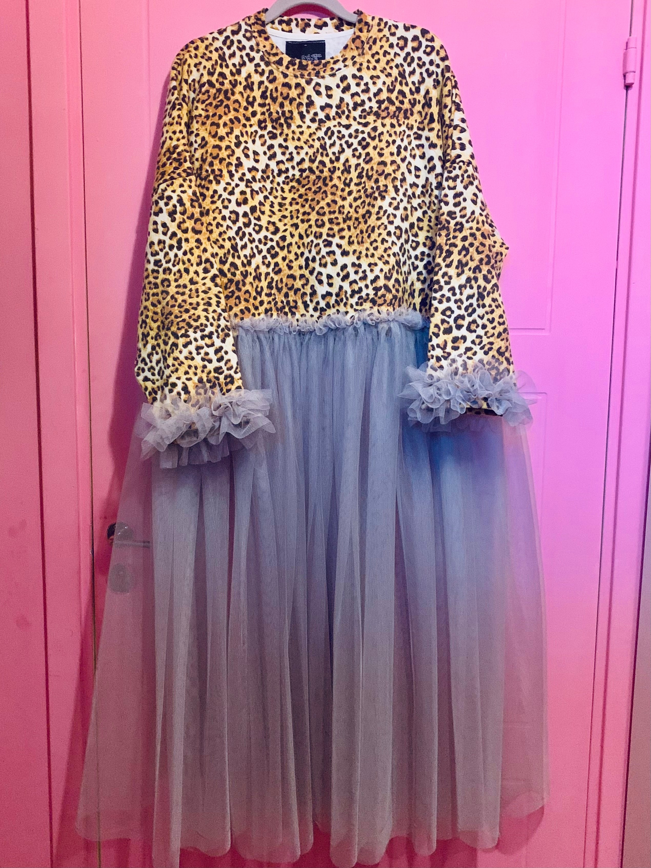 Leo dress