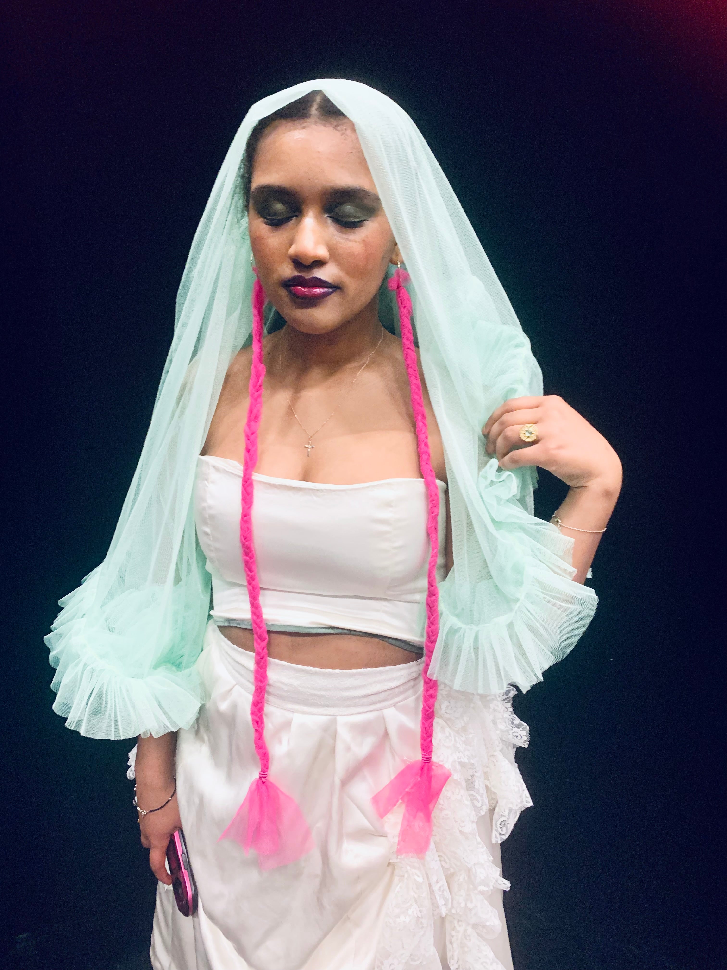 Mindy veil