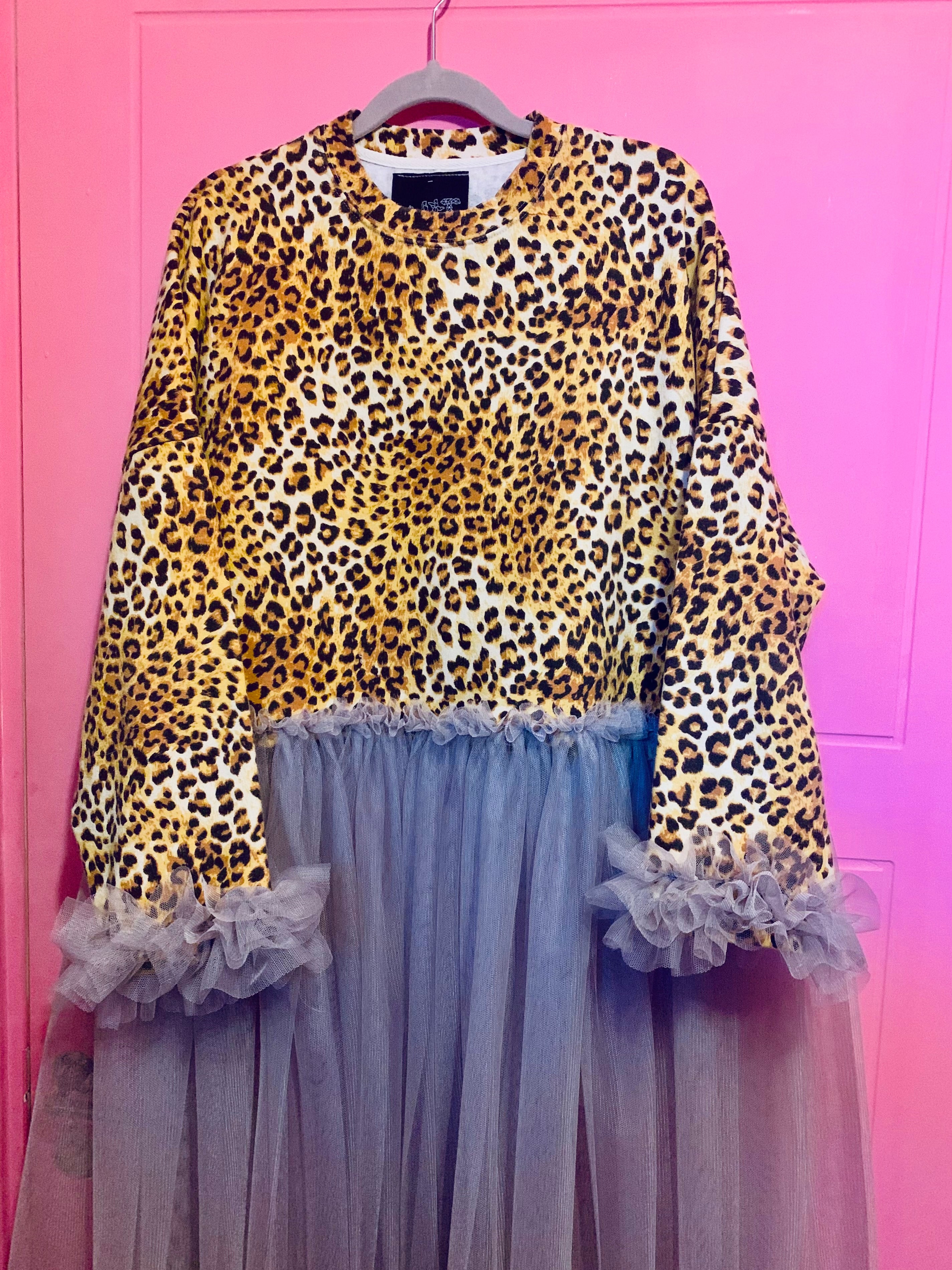 Leo dress