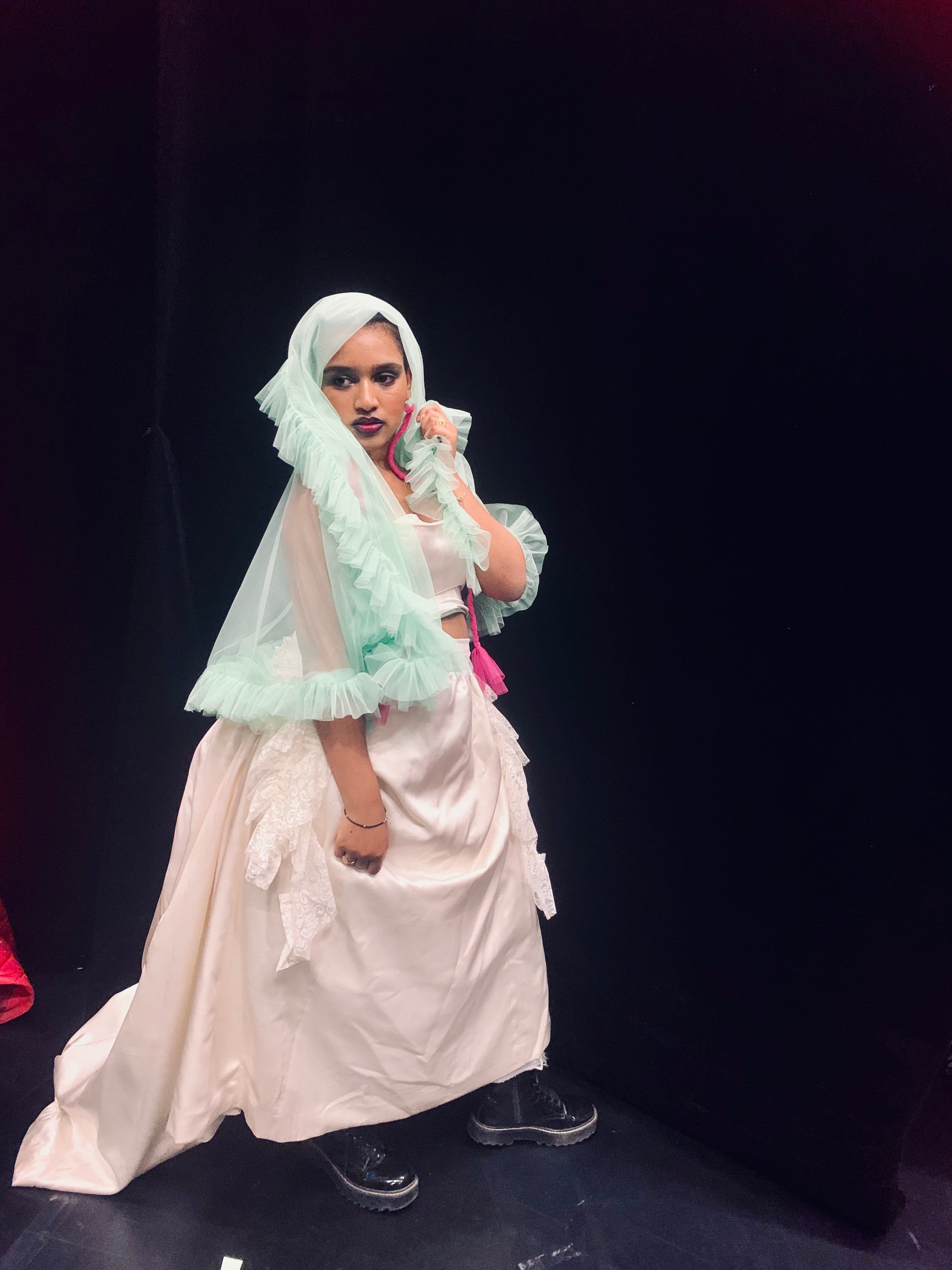 Mindy veil